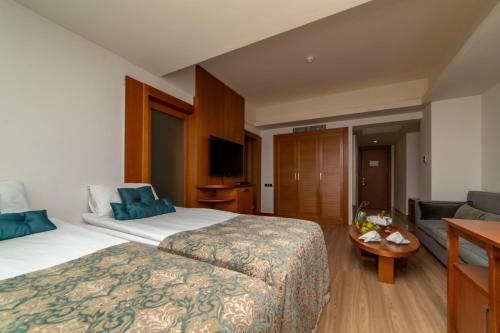 Dionis Hotel Resort & Spa