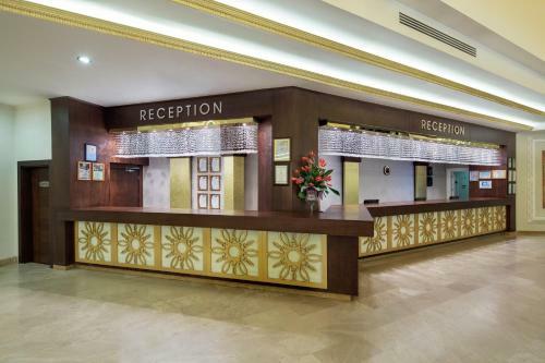 Hotel Crystal Tat Beach Golf Resort & Spa