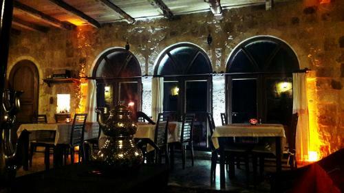 Posada Assiana Cave Hotel