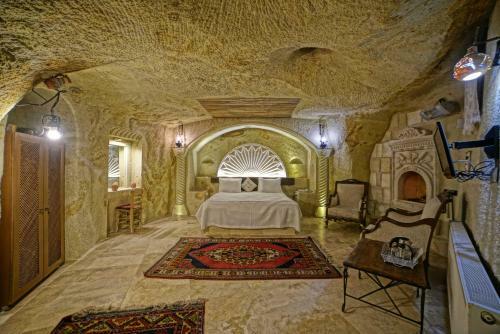Jerveni Cave Hotel