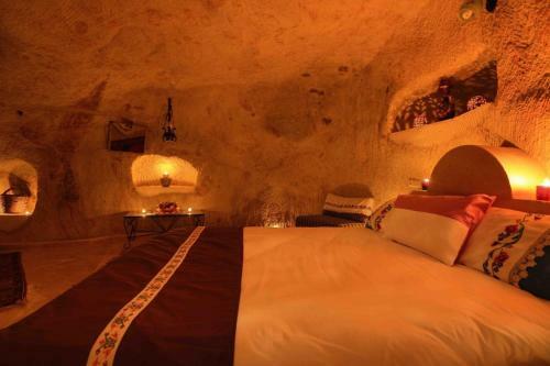 Jerveni Cave Hotel