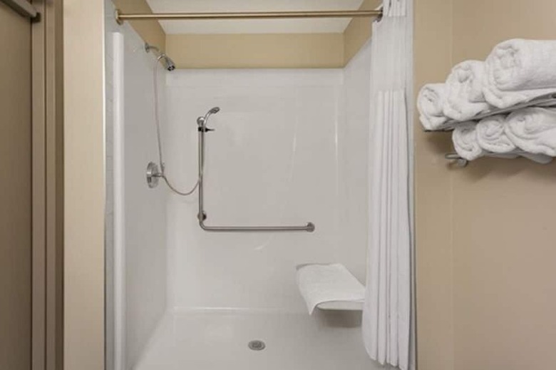 Hotel Ramada By Wyndham Grassland