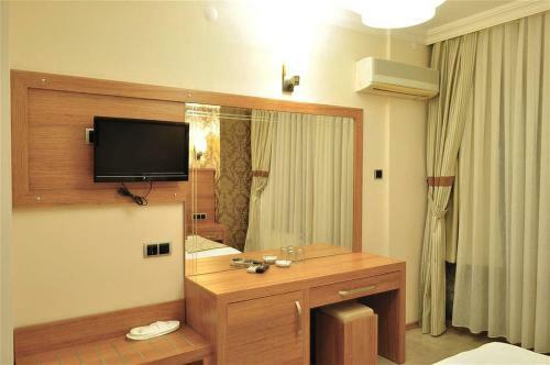 Assos Park Hotel