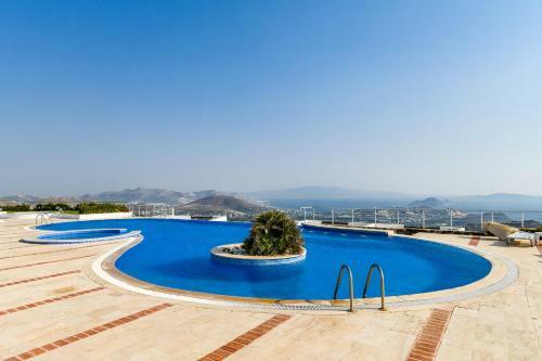 Grand Sea View Aparts