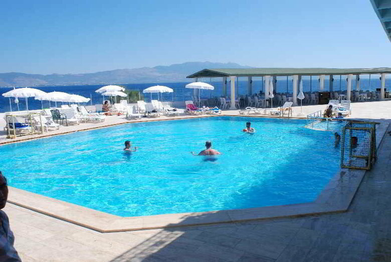 Acacia Hotel