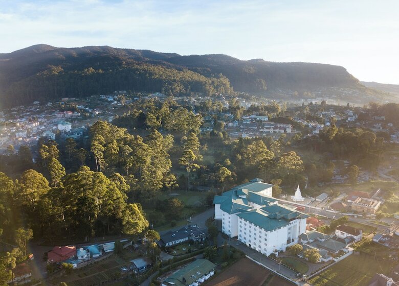 Hotel Araliya Green City