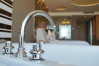 The Center Hotel Weihai