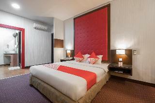Oyo 821 Hotel Dinasti