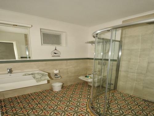 Sea Breeze Hotel And Apartments