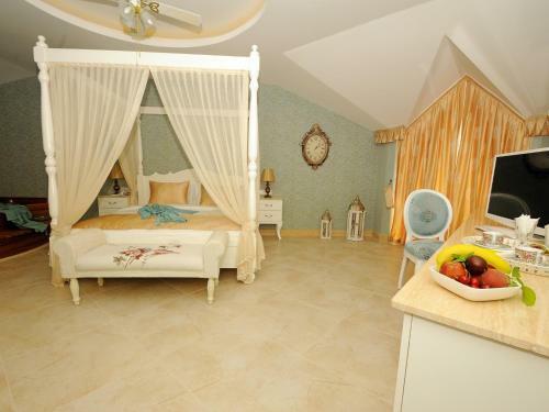 Sea Breeze Hotel And Apartments