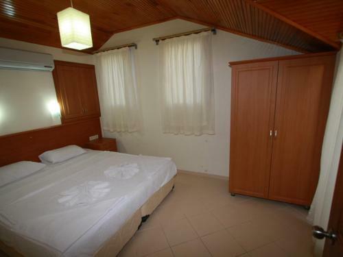 Sea Breeze Hotel And Apartments