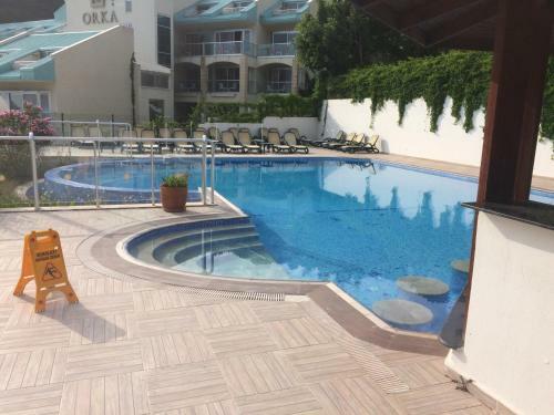 Nicholas Heights Deluxe Suite Hotel