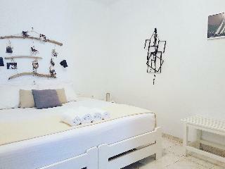 Angelos Apartments