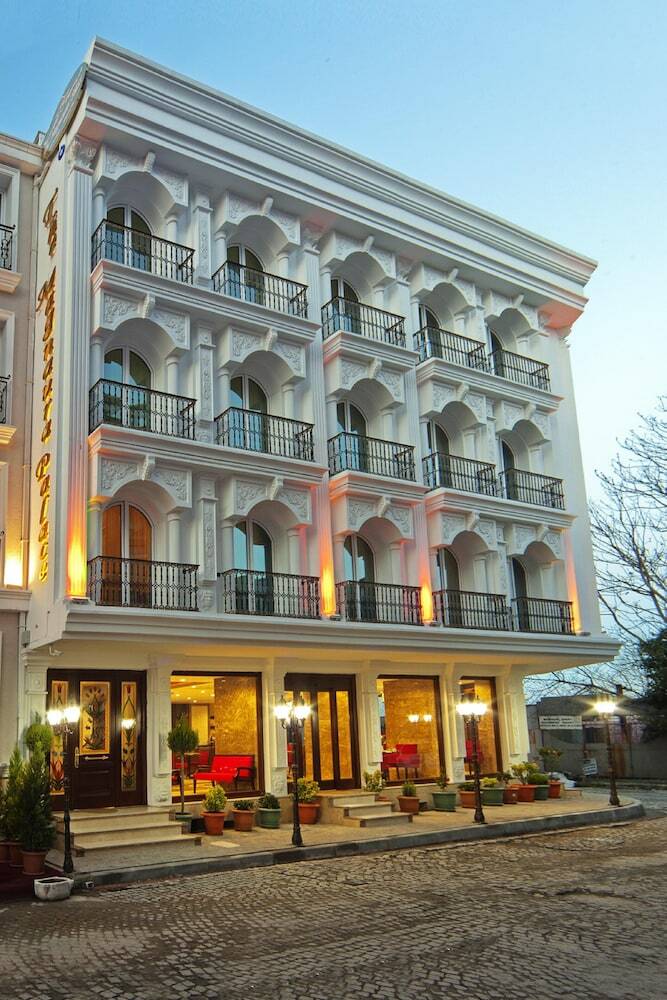 The Magnaura Palace Hotel