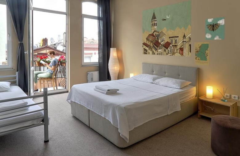 Hush Hostel Lounge