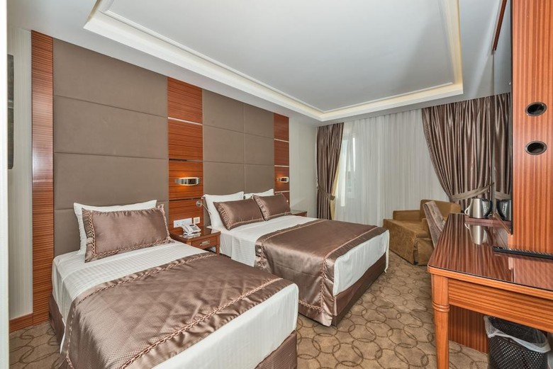 Glorious Hotel