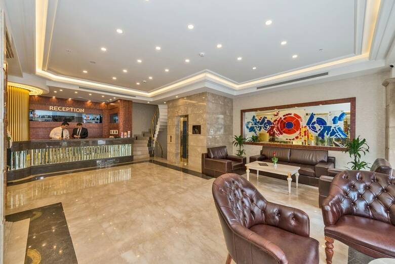 Glorious Hotel