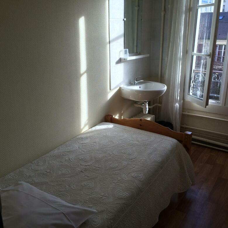 Au Royal Mad Hotel