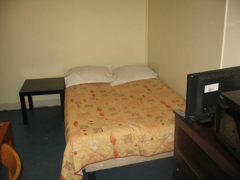 Au Royal Mad Hotel
