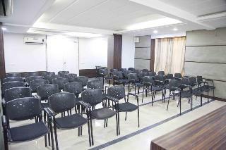 Oyo 1000 Hotel Admiral Suites
