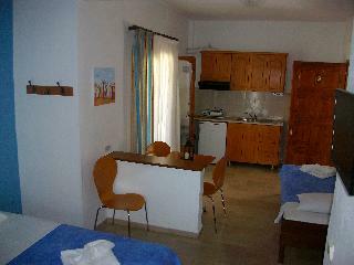 Hotel Pella House Studios & Apartments