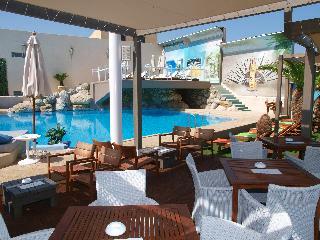 Mylos Hotel & Apartments