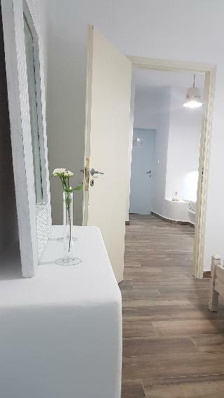 Iris Boutique Hotel