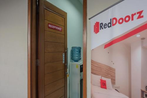 Hostal Reddoorz Plus Near Semanggi