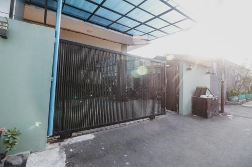Hostal Reddoorz Plus Near Semanggi