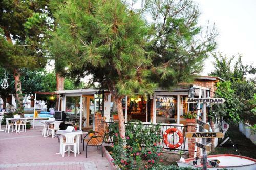 Hostal Mursel Pension Garden Hotel