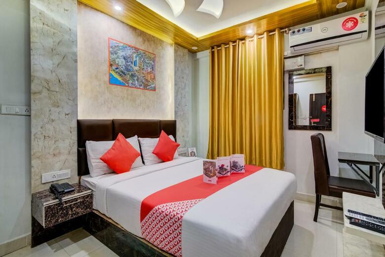 Hotel Oyo 11915 Varcity Park
