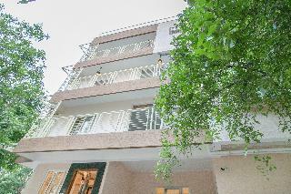 Hotel Oyo 12045 Pinewood Premium Suites