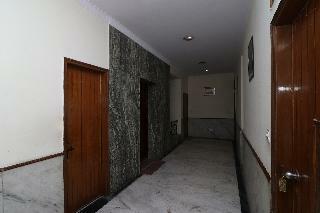 Oyo 12419 Hotel Silver Shine