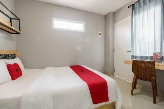 Reddoorz Near Plaza Atrium Senen