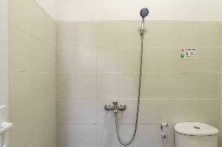 Reddoorz Near Plaza Atrium Senen