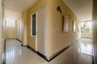 Reddoorz Near Plaza Atrium Senen