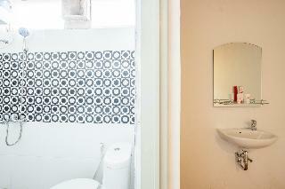 Hotel Oyo 1139 Rossan Villa 2