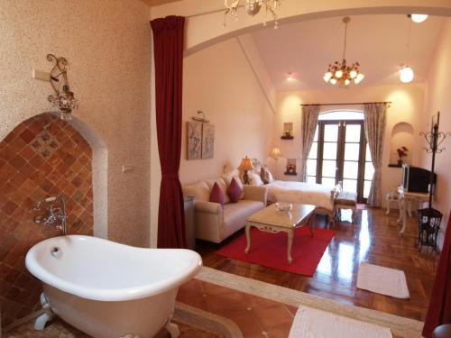 Hostal Kenting Tuscany Resort