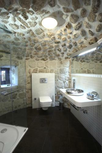 Posada Kasr-i Nehroz Hotel