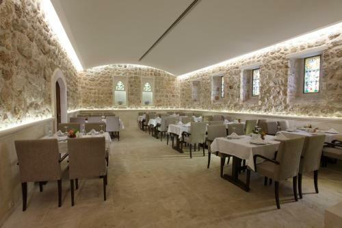 Posada Kasr-i Nehroz Hotel