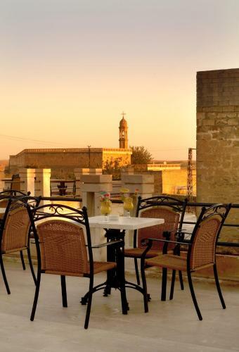 Posada Kasr-i Nehroz Hotel
