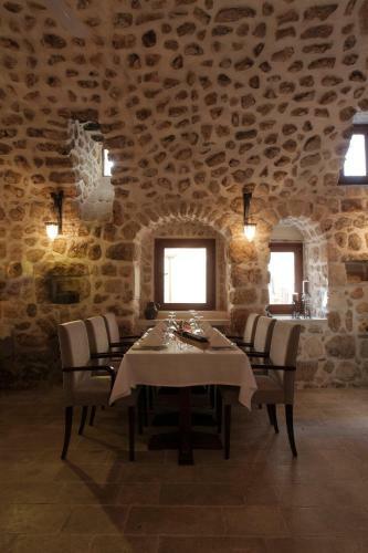 Posada Kasr-i Nehroz Hotel