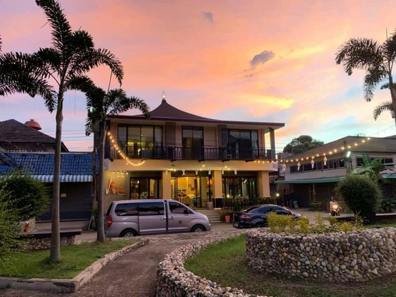 Hotel Saranya Riverhouse