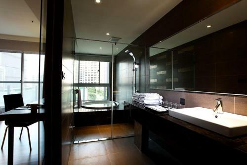 Grand Crystal Hotel