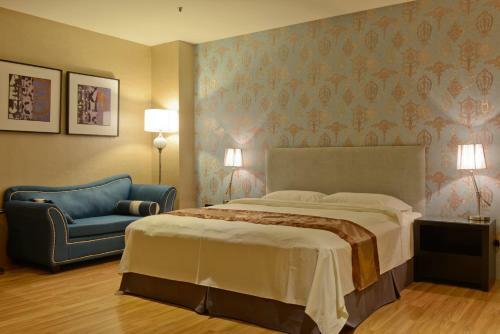 Grand Crystal Hotel