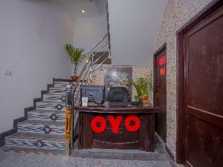 Hotel Hob Nob Garden Resort