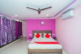 Hotel Oyo 5683 Sri Sai Suites