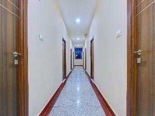 Hotel Oyo 7627 Royal Plaza