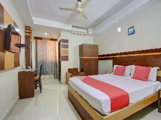 Oyo 958 Hotel Greenwood Inn