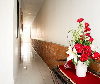 Hotel Oyo 1191 Monalisa Residence And Cafe